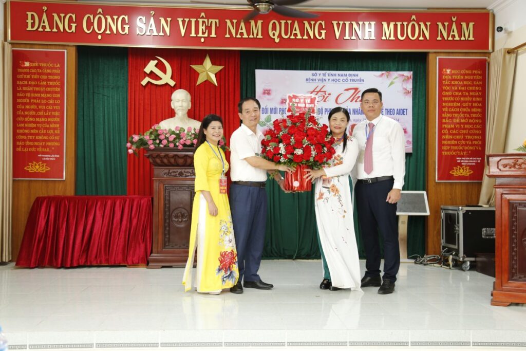 Bệnh viện Y học cổ truyền tỉnh Nam Định tổ chức thành công Hội thi “Đổi mới phong cách, thái độ phục vụ của nhân viên Y tế theo AIDET”.
