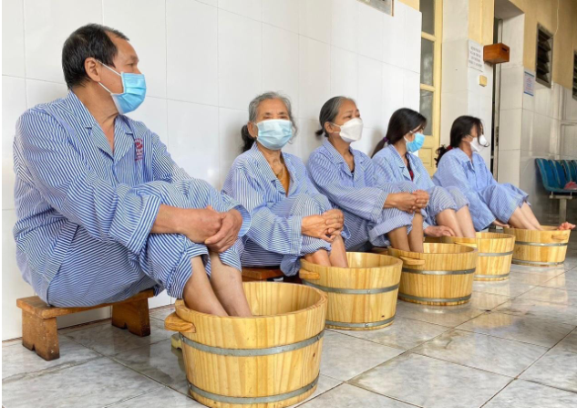 Ngâm thuốc YHCT bộ phận